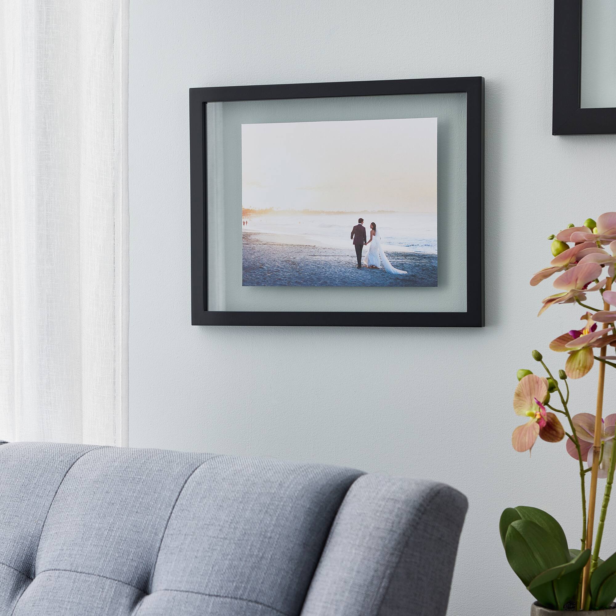 Black Float Frame by Studio Décor